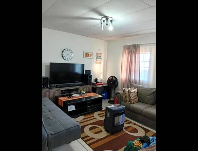 1 BEDROOM APARTMENT FOR SALE IN LINDHAVEN
